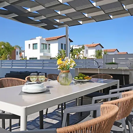 Jasmin - 4bed With Private Pool Paralimni