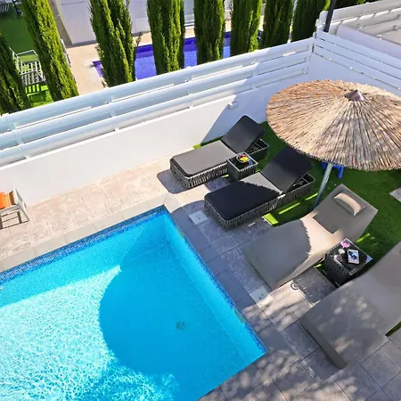 Jasmin - 4bed With Private Pool Paralimni