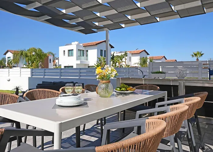 Jasmin - 4bed With Private Pool Paralímni